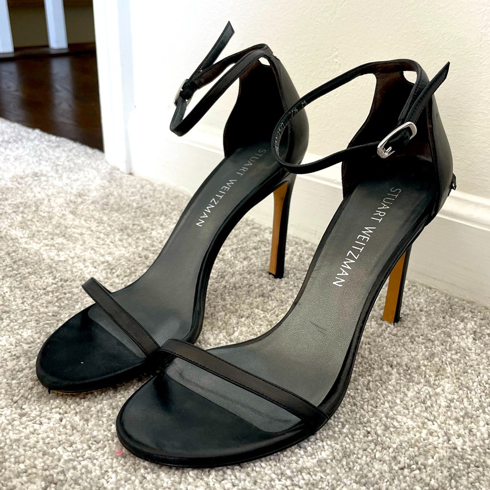 Start Weitzman Nudist Heel in black leather size 7.5 M